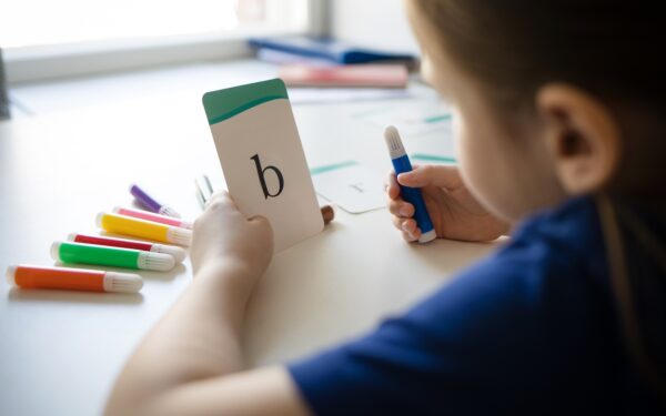 guide pour utiliser des flashcards en ligne pour mémoriser efficacement